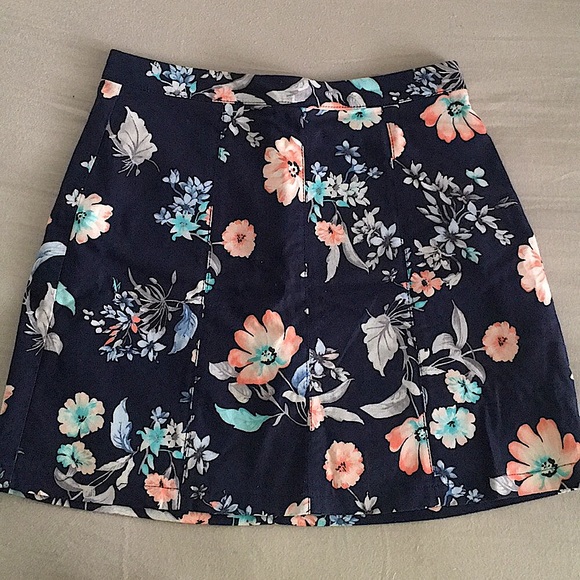 Beautiful Bershka skirt - Picture 1 of 6
